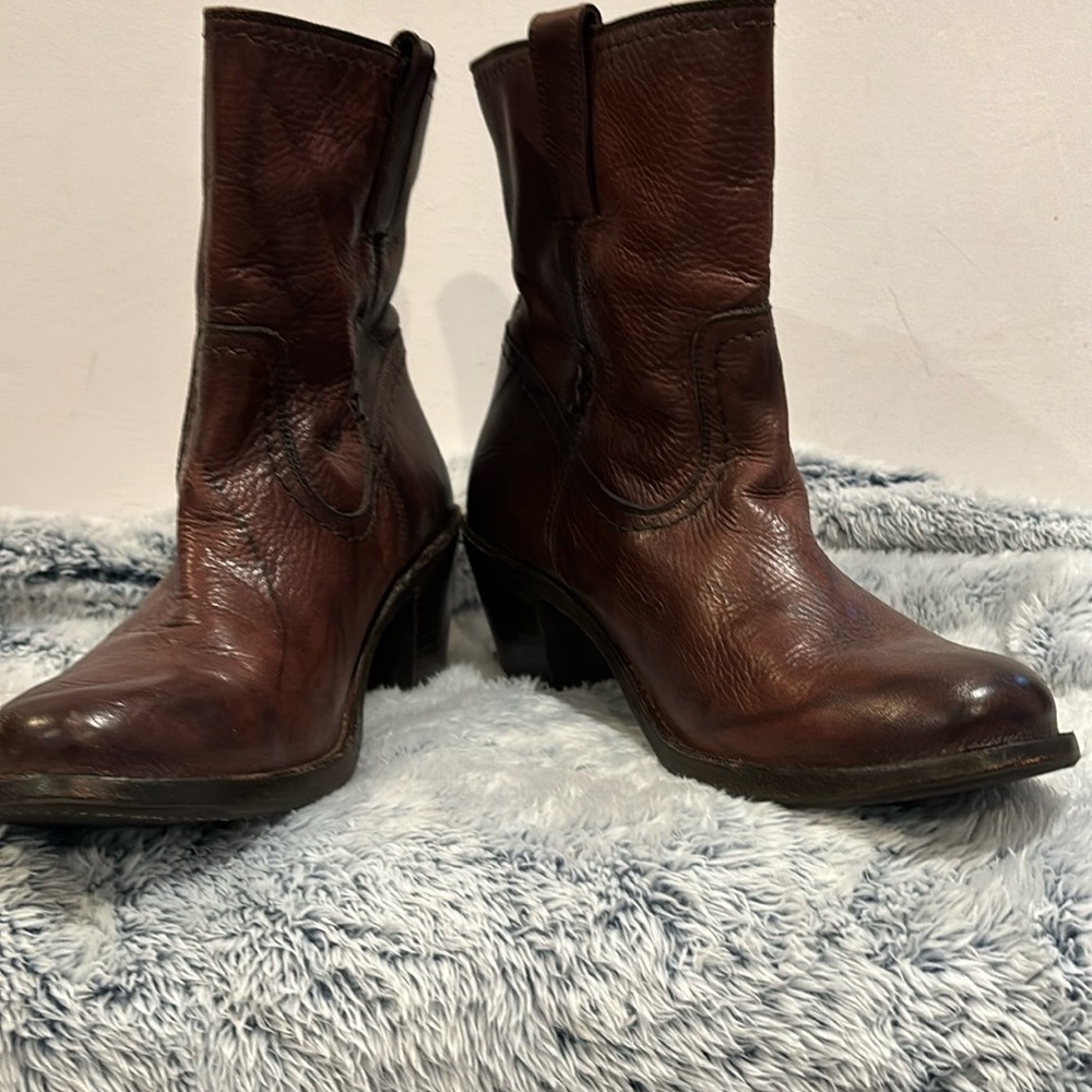Frye Brown Leather Short Boots Excellent Condition Size 10